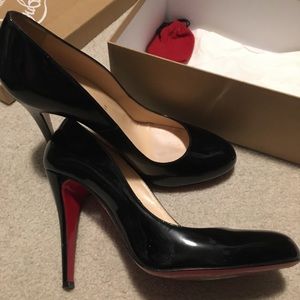 Louboutin Simple Pump in black size 41